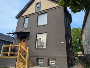 Building Photo - 1828 S 11th St