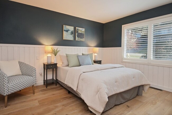 Building Photo - One Of A Kind Freeland Home with Two Seper...