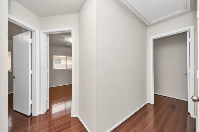 Building Photo - 12426 Magnolia Canyon
