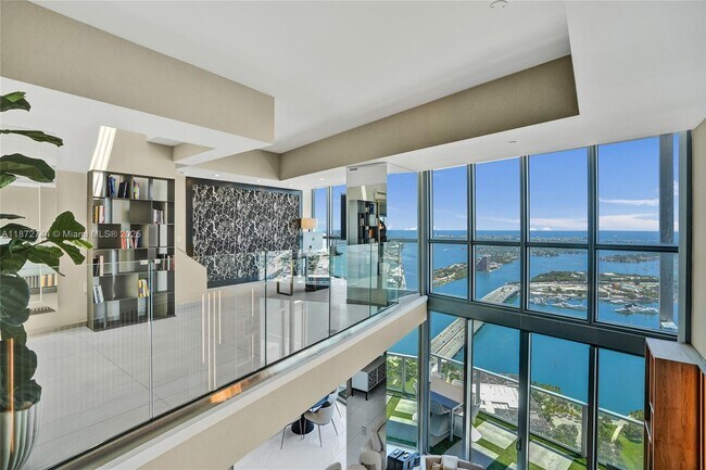 Building Photo - 1100 Biscayne Blvd