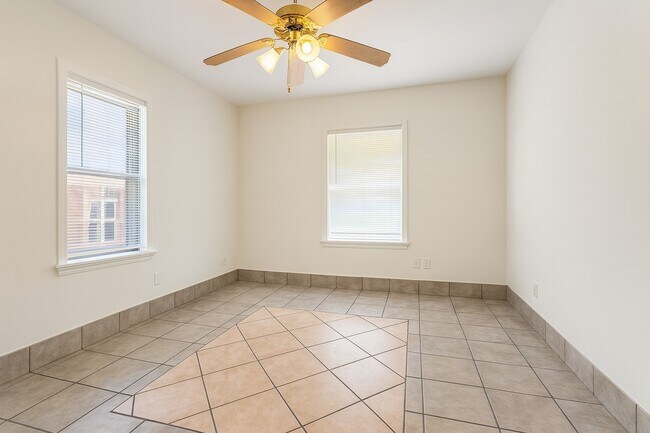 Building Photo - 4053 Silverwood Dr