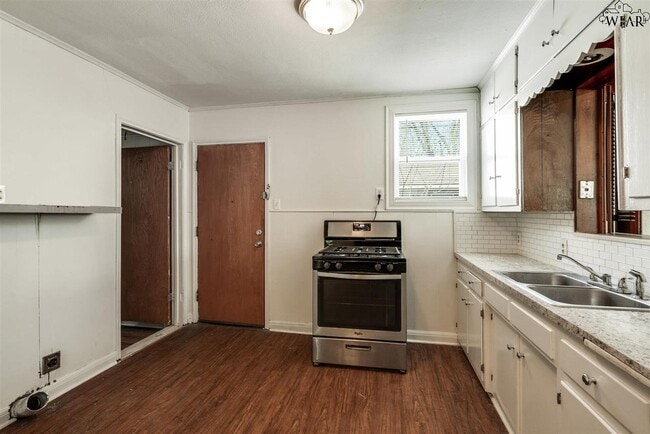 Building Photo - 2508 Fain St