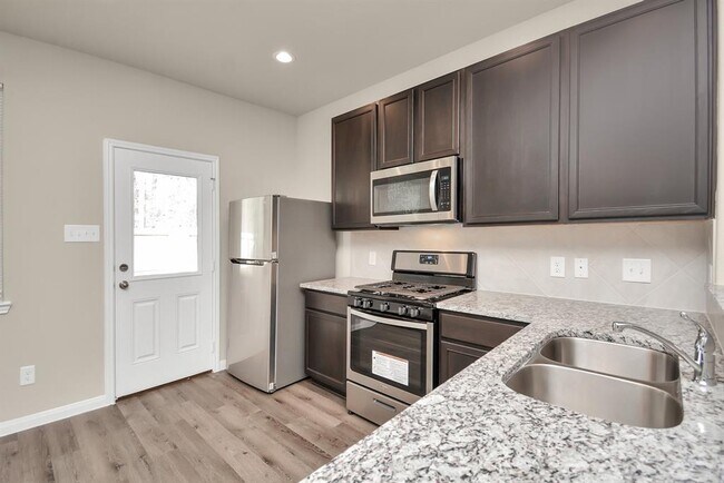 Building Photo - 2260 Raider Dr