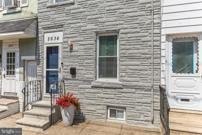 Primary Photo - 2634 E Thompson St