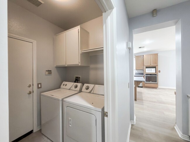 Building Photo - COMING SOON! Cute, Single Story Home For Rent In Temeku Hills!