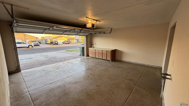 Building Photo - 8573 E 25th St