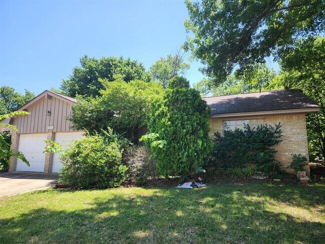 Building Photo - 1313 Whippoorwill Dr
