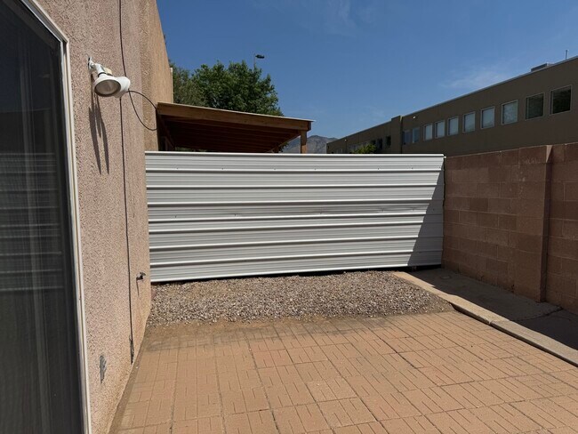 Building Photo - 9704 Lagrima De Oro Rd NE