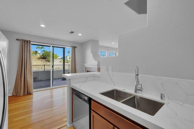 Building Photo - 1423 Caminito Garibay