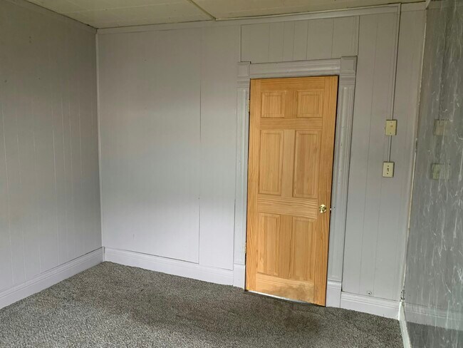 Building Photo - 461 Rich St