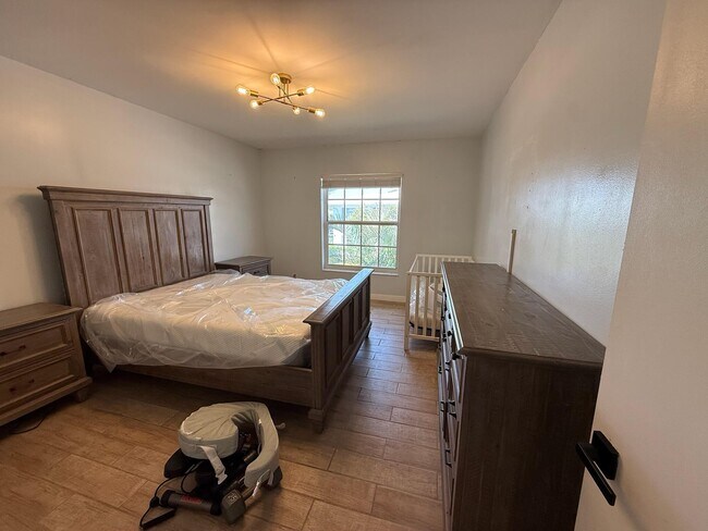 Building Photo - 2220 NE 68th St