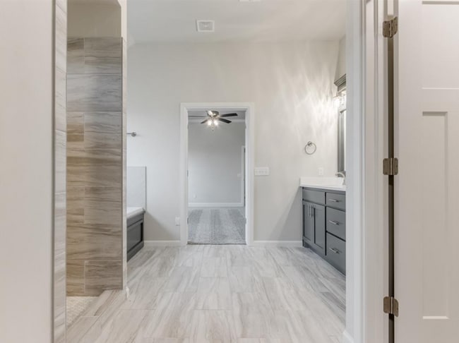 Building Photo - You Could Call This Beautiful 4-Bed, 2-Bat...
