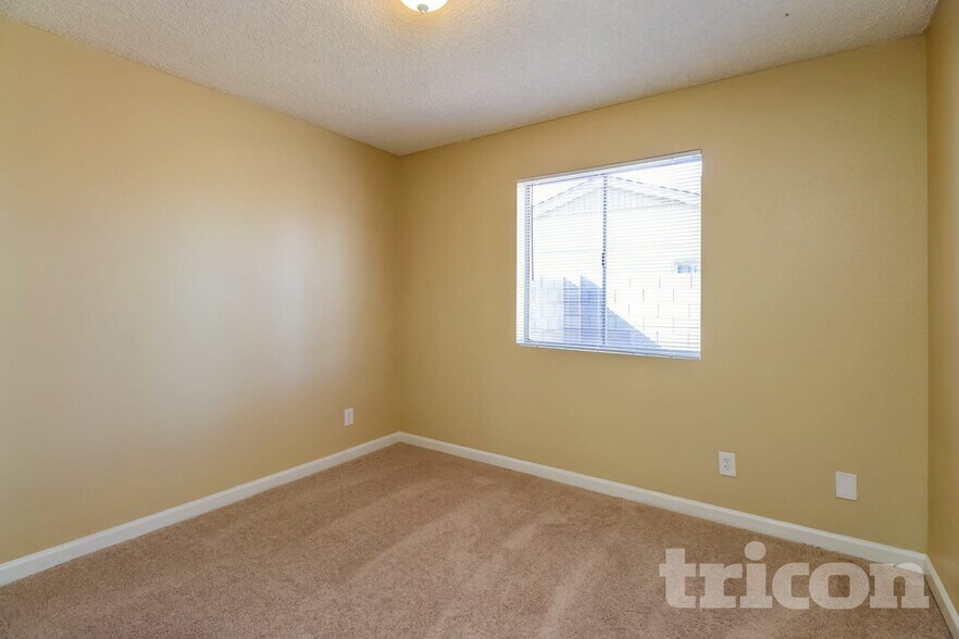 Building Photo - 8948 W Heatherbrae Dr