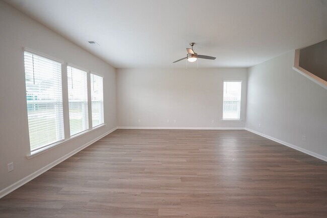 Building Photo - Available Soon!