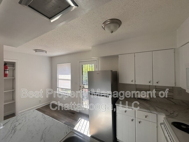 Building Photo - 4000 Webb Rd