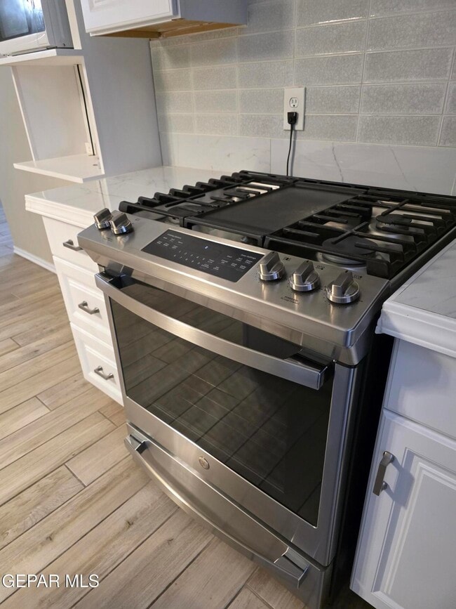 Building Photo - 12105 Royal Woods Dr