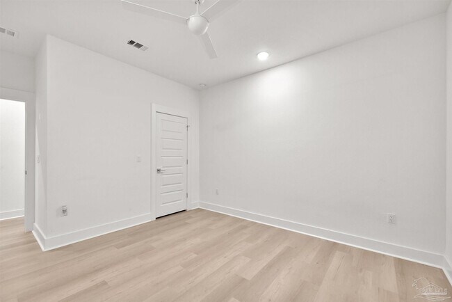 Building Photo - 17 N L St