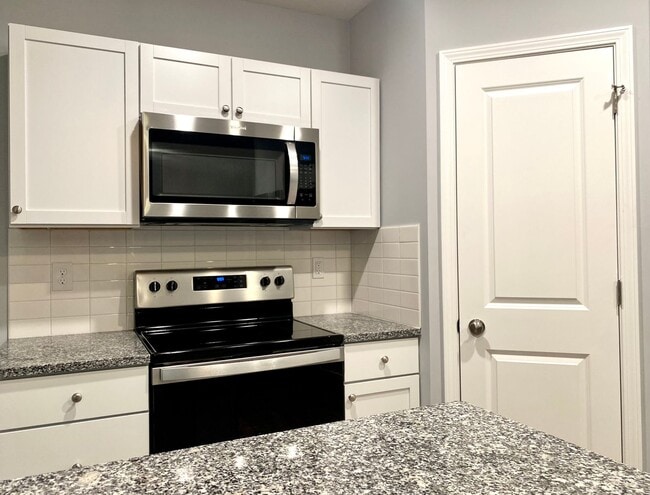 Building Photo - Italian Estates Property Management