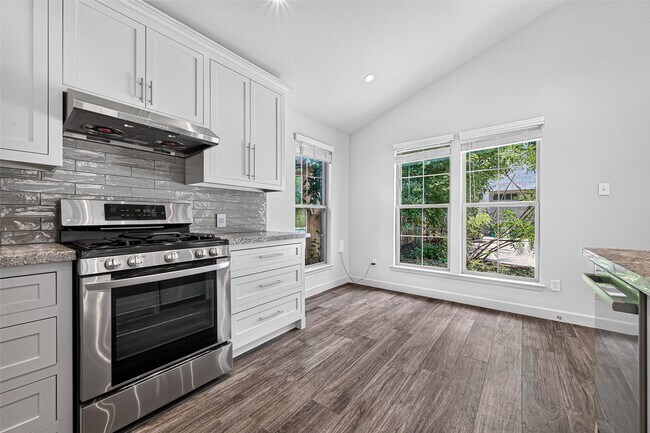 Building Photo - 6441 Kirby Dr
