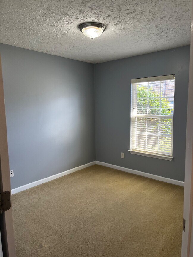 Building Photo - 2011 Orlimar Ct