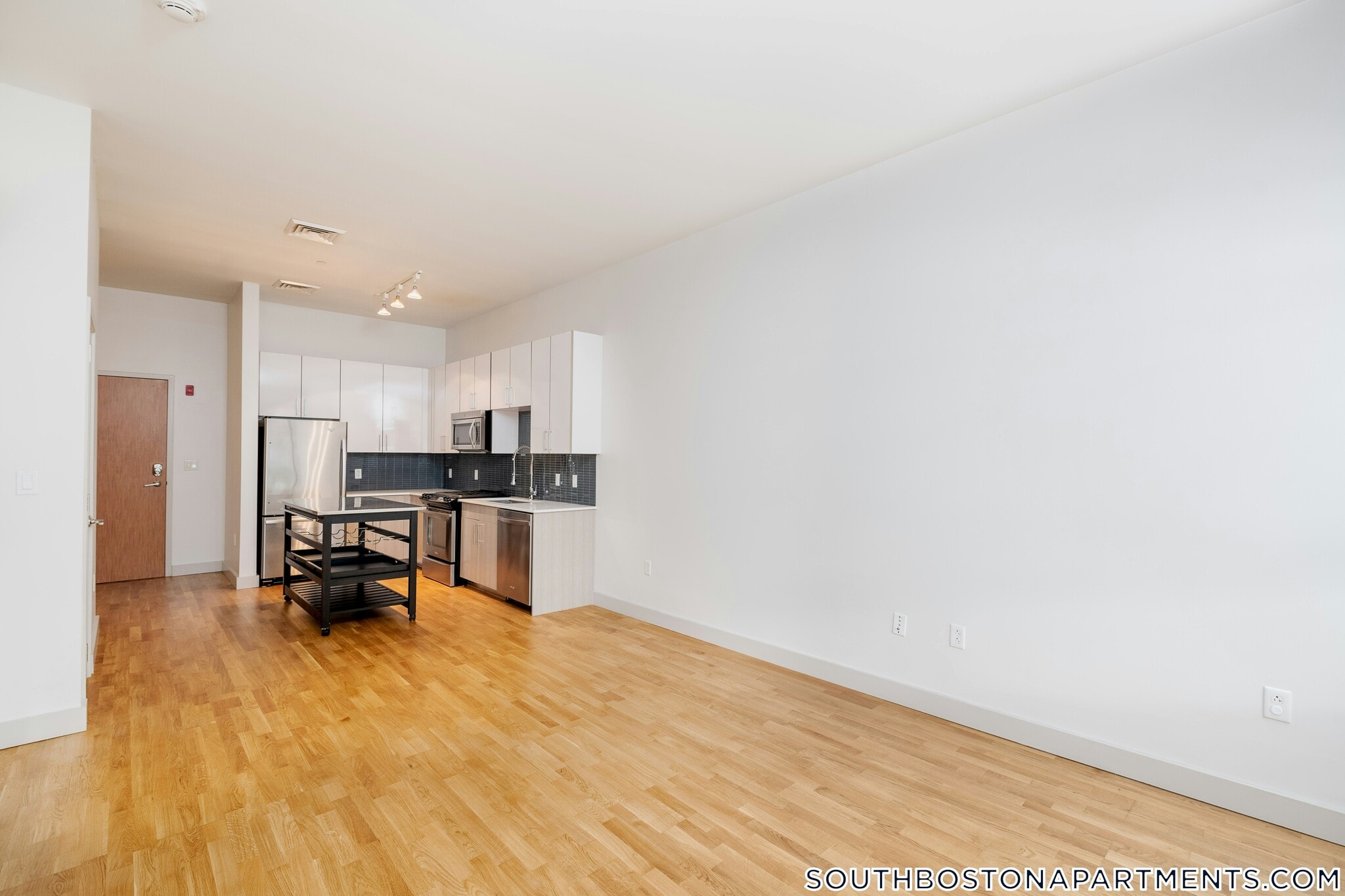 Building Photo - 320 D St