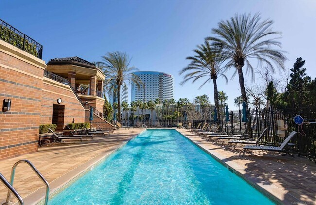 Building Photo - 500 W Harbor Dr