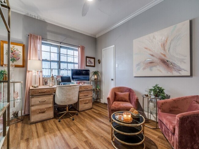 Building Photo - 6011 E University Blvd