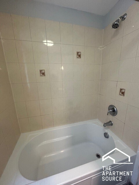 Building Photo - 2900 N Kolmar Ave