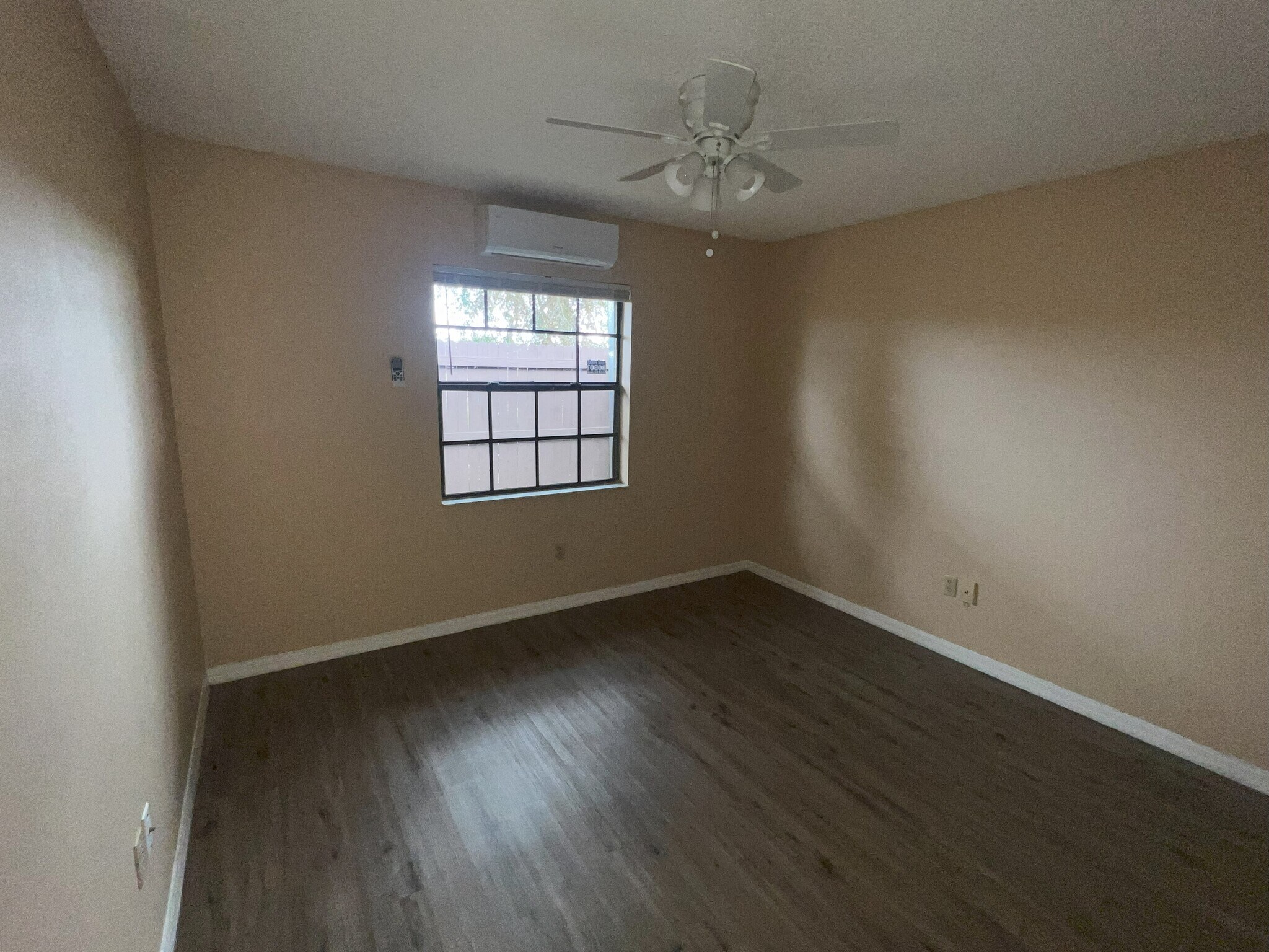 Building Photo - 6790 McLaren Pl