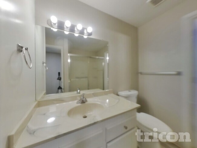 Building Photo - 2878 Goldy Way