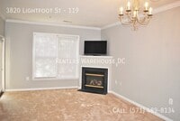 Building Photo - 3820 Lightfoot St