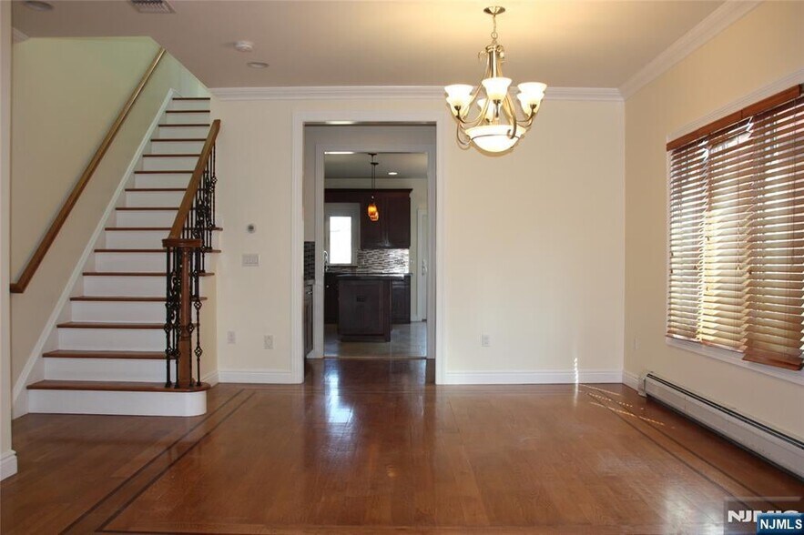 Building Photo - 413 Westview Pl