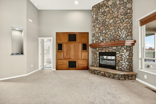 Building Photo - 460 Robert Trent Jones Blvd