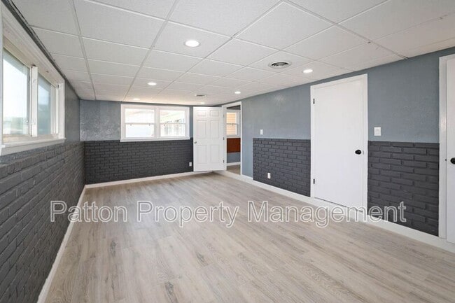 Building Photo - 3304 Janet Dr