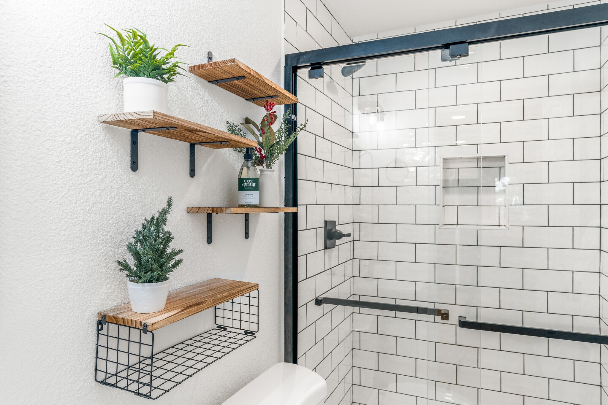 Building Photo - 12729 Evanston Ave N