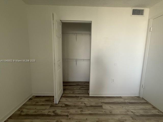 Building Photo - 1720 NW N River Dr