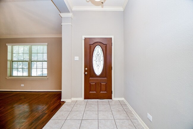 Building Photo - 2023 Manchester Crossing Dr