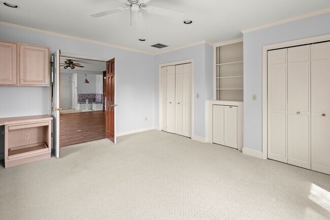 Building Photo - Lake View Park Home - Two Bedrooms Plus Of...