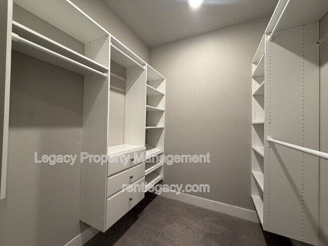 Building Photo - 5301 E Commerce Way