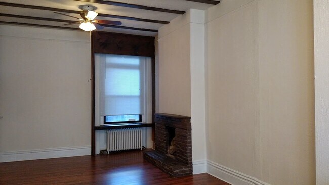 Building Photo - 816 Cedar Ave
