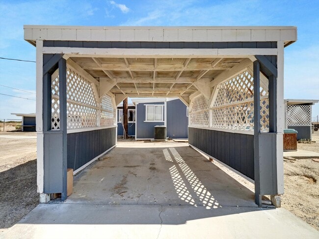 Building Photo - 2206 Ocean Side Ave