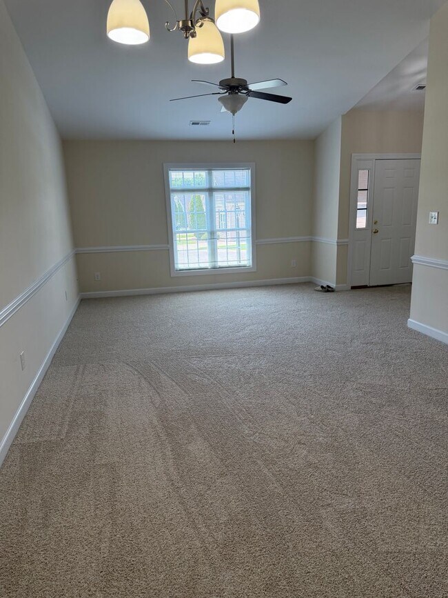 Building Photo - 2742 Shire Ln