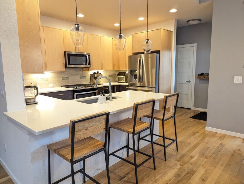 Building Photo - 1388 Snowberry Ln