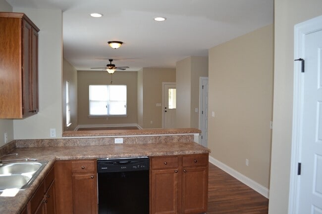 Building Photo - MLK @ Fairview I