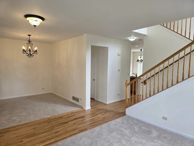 Building Photo - 211 Valley View Dr