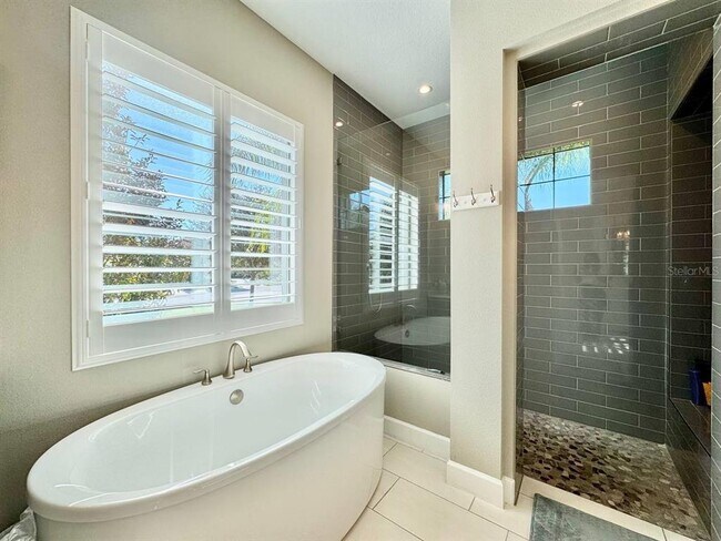 Building Photo - 10605 Sabella Dr