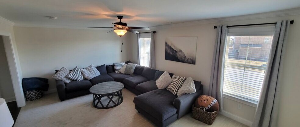 Building Photo - 745 Glennbrooke Blvd