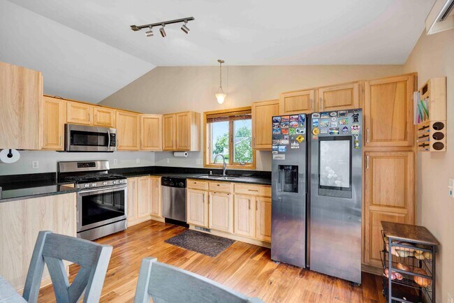 Building Photo - 3670 Sabertooth Trail