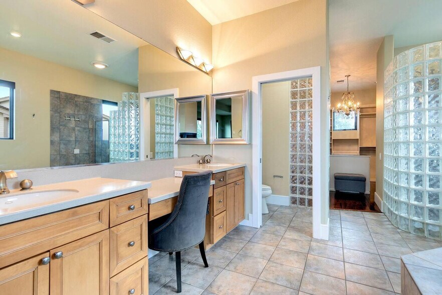 Building Photo - 1942 S Routt Ct