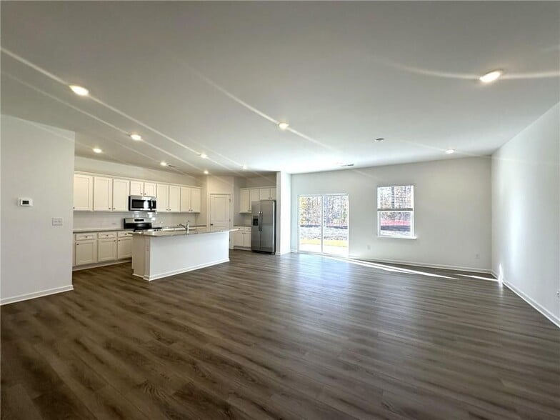 Building Photo - 472 Madison Lakeview Dr